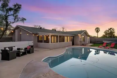 Image de Scottsdale Retreat - Pool, Patio, & Table Tennis!