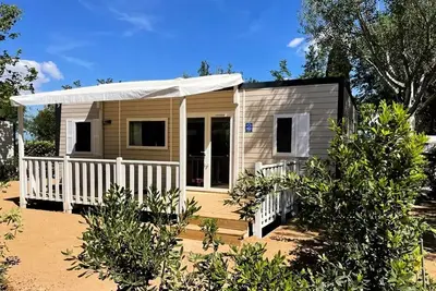 Image de Mobil-home | Premium Azure | 2 Ch. | 4 pers. | Terrasse surélevée | Tv
