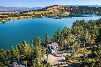 Foys Lake Home-Main & Studio w/lake access & dock