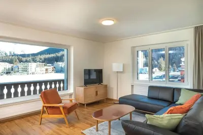 Image de Sleek New Alpine Escape with Breathtaking Views