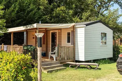 Image de Mobil-home | Premium Azure | 2 Ch. | 4 pers. | Terrasse surélevée | A/C | Tv