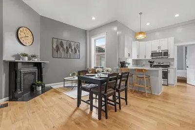 Image de Stylish New 2Br, Walk to Ppg/Duquesne, Near Downtown, University of Pitt, Cmu