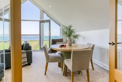 Image de Swn y Mor Trefadog - sleeps 10 guests  in 4 bedrooms