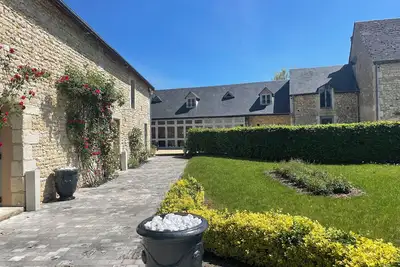 Image de Gite familial dans le  domaine du château de Mazières