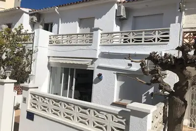 Image de Maison à 50 mètres de la grande plage de Riells, 6 personnes, 3 chambres, 2 sdb