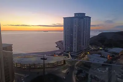 Image de E1 Spacious Studios, Sea and Beach Views, HIgh Floor