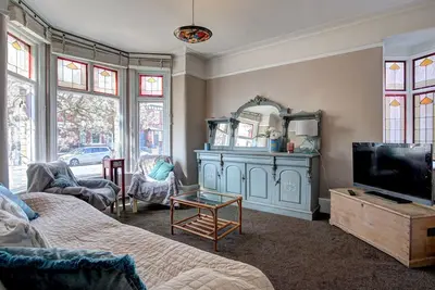 Image de Spacious Victorian Family Home in Stretford - Pass the Keys
