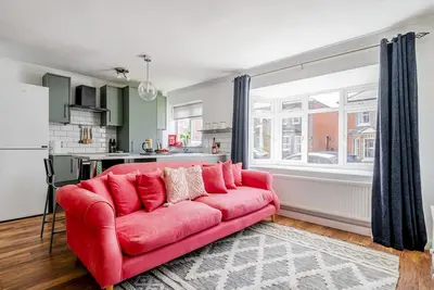 Image de Bright, spacious 1Bed w/parking | Pass the Keys
