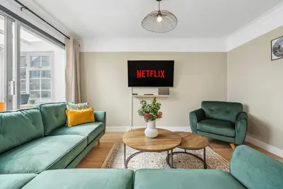 Image de 3 bed, 2 bath, garden, parking