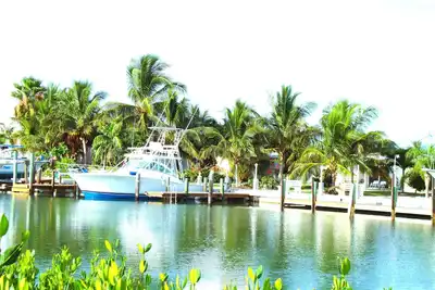 Image de Waterfront Retreat private beach/club Kcb#28