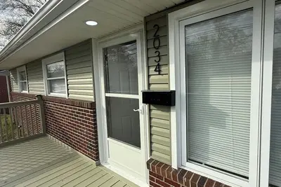 Image de Spacious 5-bedroom house with Ac, WiFi in brilliant Saint Albans