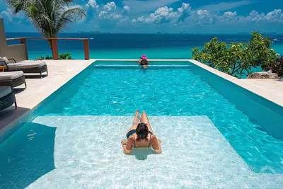 5br Villa • Breathtaking Oceanfront Views • Heated Pool • Concierge