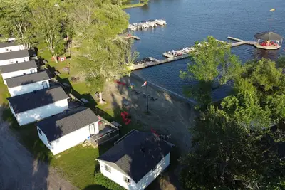 Image de Swan #11 Graceland Cottages