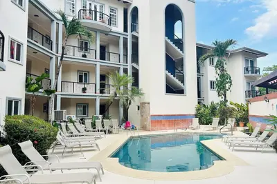 Image de Deluxe 2br Surfside condo w\/ pool, Ac, elevator