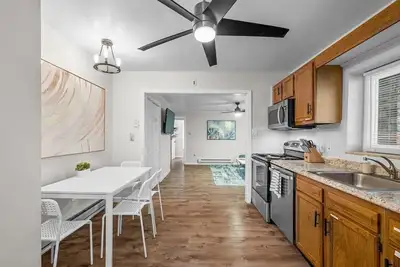 Image de Bloomfield/Pittsburgh Large&Accessible 3bd w/Prkg