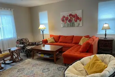 Tangerine Cottage spacious home