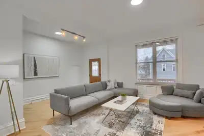 Image de Modern & Spacious 4bd House in Pittsburgh w/Prkg