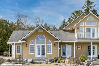 Image de Lovely 4 bedroom, 2 bath home on Southern Georgian Bay