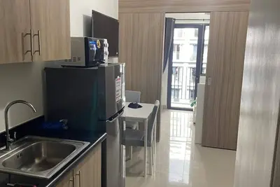 Image de Cozy High Floor 1-bedroom condo with Ac, WiFi in Shore 2 Tower 3