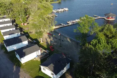 Image de Sparrow #10 Graceland Cottages