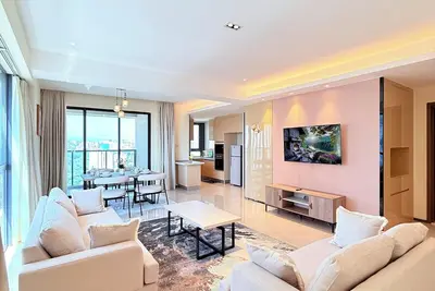 Image de Stay Above the City | 3br Gtc Apartment w/ Pool & Gym