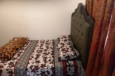 Image de Naked Ladies  In 👙 Bikini Walking Around Villa Stay.