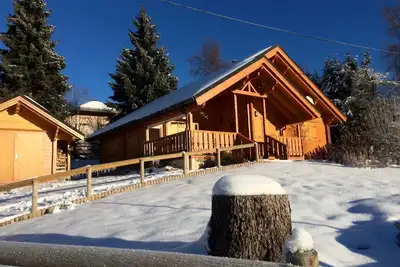 Image de Chalet \"La Marmotte\" avec vue sur les montagnes, terrasse privée et Wi-Fi