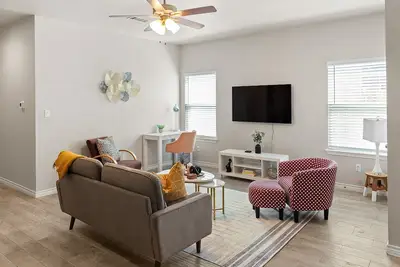 Image de 3-bedroom home  in  marvelous Jarrell where country meets style