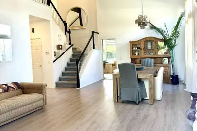 Image de Large 5-Bedroom Home, near Beach, Mountain Views