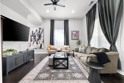 Image de Flexible Relocation Stay: Spacious, Pet-Friendly, w/ Utilities near Mid/Downtown
