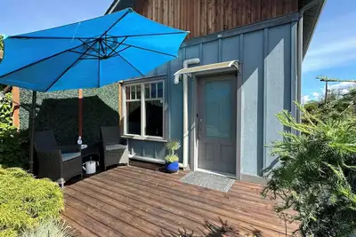 Image de Penticton Getaway Carriage House - Great Location! Private!