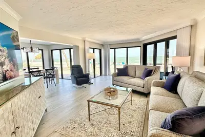 Image de Pointe Santo A4 - Gulf front ground level 3br, setting the standard for beachfront luxury.
