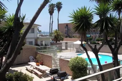 Image de Steps from the Beach