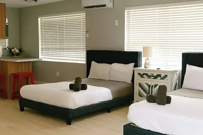 Image de 1br Seaside Retreat Walk to HollywoodandDania Beach