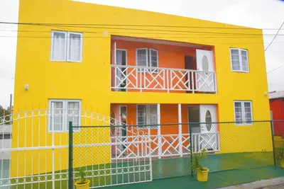 Image de Guests will enjoy Rastafarian hospitality, vibrant energy, and cultural richness.