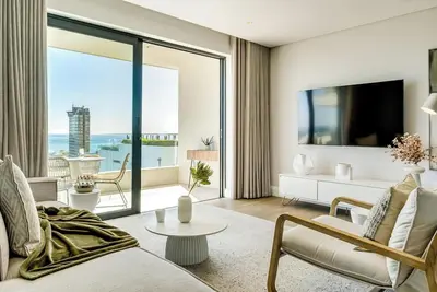 Image de Alluring 2bed Apt w Sea Mountain Views Marlo Vale