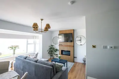 Image de Ocean front 2-bed penthouse apartment in Carrickfergus with stunning views.