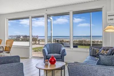 Image de \"Cornelius\" - 30m from the sea by Interhome