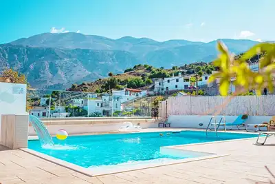 Image de Papoura Pool Apartment
