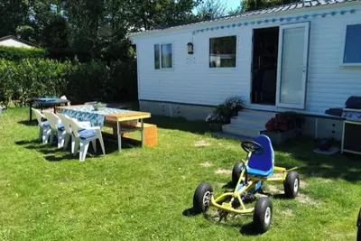 Image de Neat chalet on child-friendly campsite close to beach, town, dunes and forest.