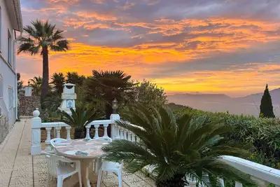 Image de La Luzia - A cozy retreat with breathtaking sea and mountain views