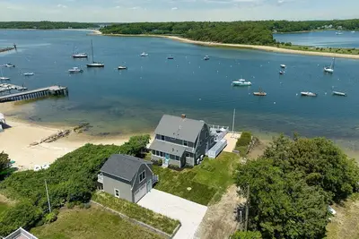 Image de Unique and Spacious 5-bedroom house, guest house in lovely Falmouth with Ac WiFi