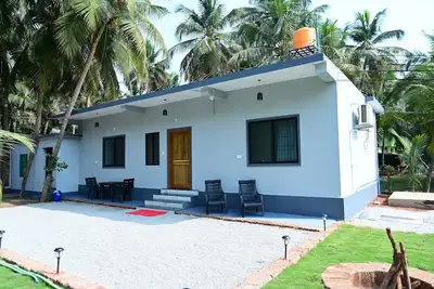 Image de Charming 2-bedroom house with WiFi, Ac in peaceful Kasarkoda, Honnavar