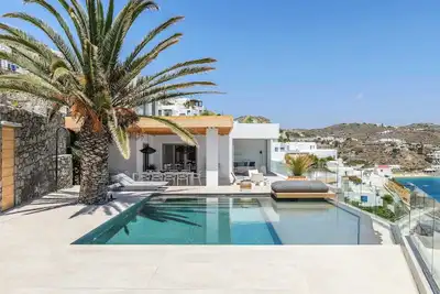 Image de Stunning Psarou Bay Infinity Pool Villa