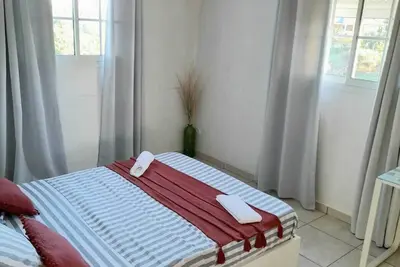 Image de Maison moderne, lumineuse avec jardin, Wi-Fi et parking– famille ou télétravail