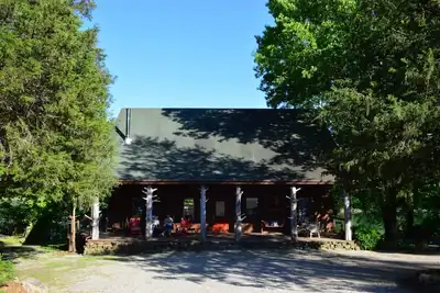 Image de Spacious 5-bedroom lodge in Flippin Ar, on the beautiful White River.