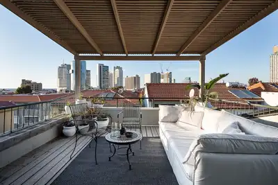 The Gem of Neve Tzedek Stylish Home