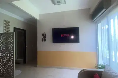 Image de Appartement avec jardin privé bon emplacement à California. Parking disponible