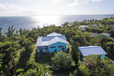 Image de Sea Bird 3/3 Overlooking the Sea of Abaco with Private Beach & dock access