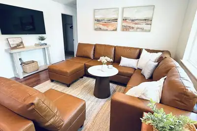 Image de Charming 2-bedroom cottage less than one mile to Montara beach